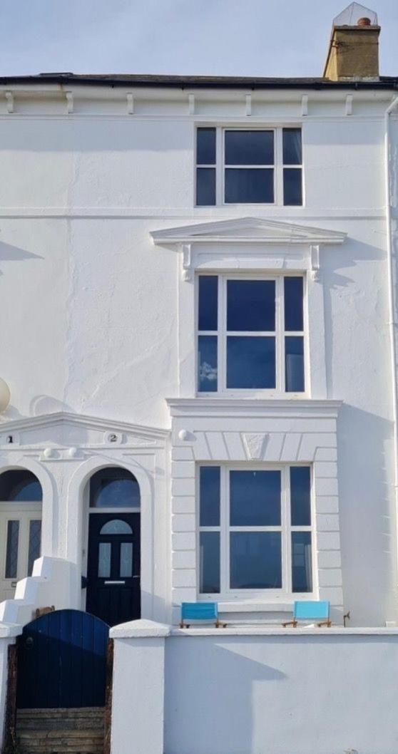 Beach View, 4 Bedroom House Opposite The Sea! Sleeps 10 แซนด์เกต ภายนอก รูปภาพ