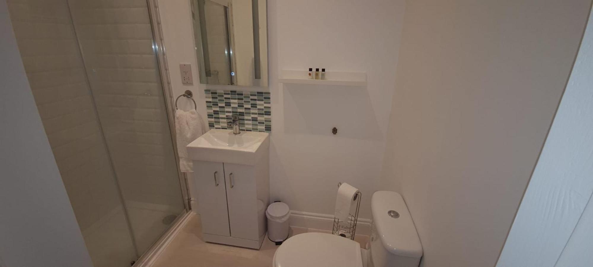 Beach View, 4 Bedroom House Opposite The Sea! Sleeps 10 แซนด์เกต ภายนอก รูปภาพ